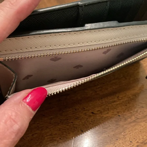 Kate Spade Laurel Way Stacy Wallet EUC - Picture 8 of 13